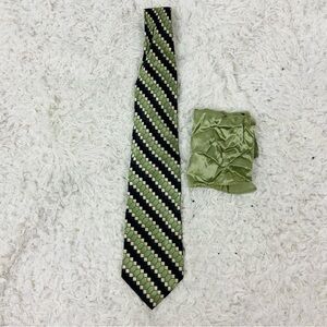 Club international 100% Silk Green & Black Patterned Tie & match pocket square